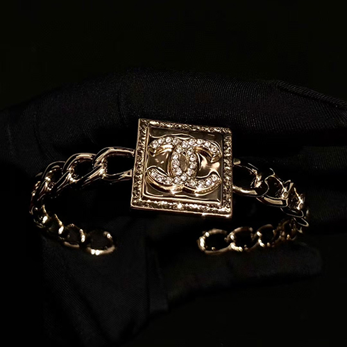 CHANEL-7222 샤넬 골드 CC 로고 스퀘어 팔찌