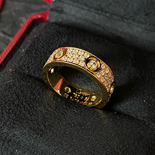 Cartier-N4210400 까르띠에 옐로우 골드 파베 세팅 6 다이아몬드 클래식 LOVE 링