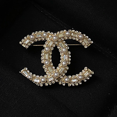 CHANEL-7097 샤넬 골드 크리스탈 진주 장식 CC 로고 브로치