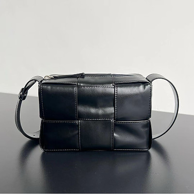 [스페셜오더]BOTTEGA VENETA-795177 보테가 베네타 아르코 카메라백 블랙
